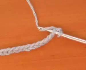 Crochet Semi-रोल: चरण-द्वारा-चरणहरू र फोटोहरूको साथ भिडियो