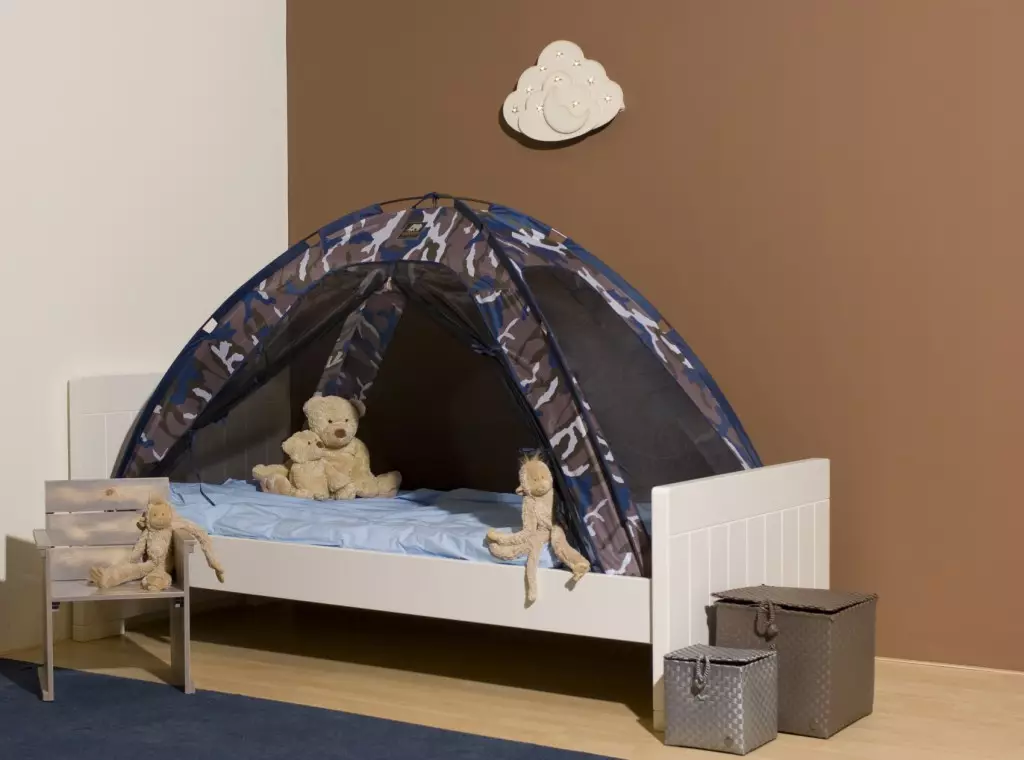 ساخت یک خانه بازی - چادر برای کودکان در بالکن (+32 عکس)