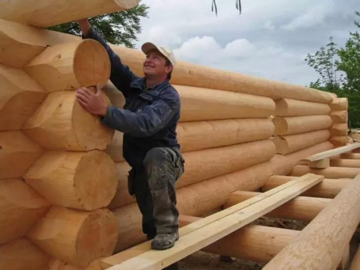 Unsa ang pagtratar sa mga troso sa log sa human ang pagtukod sa balay