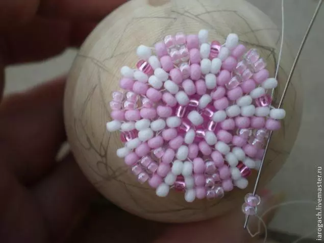 МК на плетенка Велигденско јајце мониста во рачна ткаење техника
