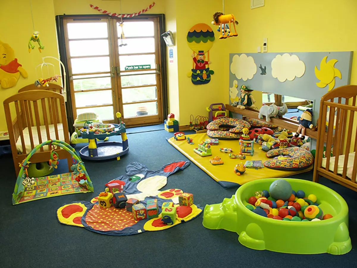 Otroška soba za dečke za fante v morskem slogu: velikosti 10 in 12 kvadratnih metrov. M.
