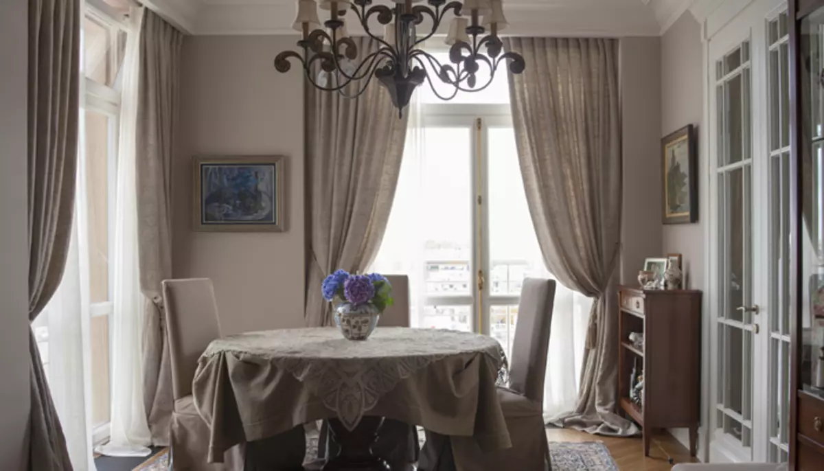 Šedé záclony v obývacím pokoji interiér: Co lze kombinovat?