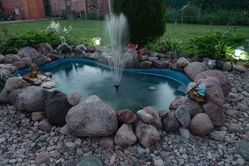 Wie kann man mit deinen eigenen Händen einen Brunnen im Land machen (20 Fotos)