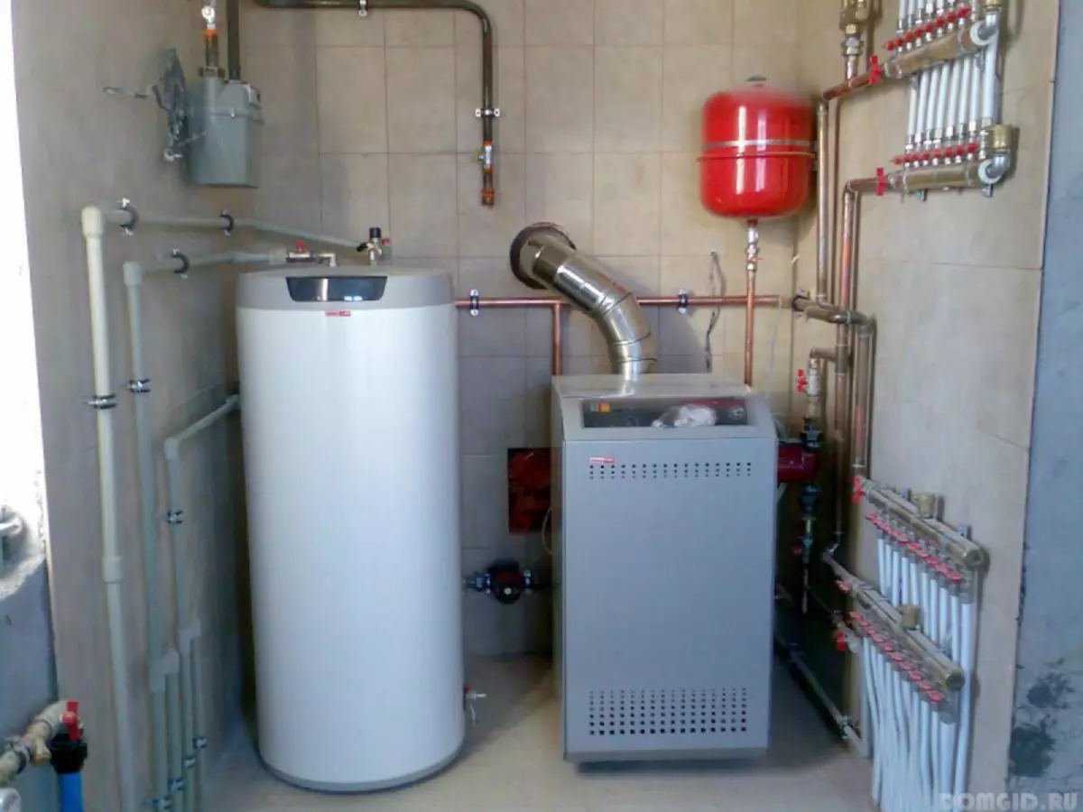 Outdoor Gas Boiler: Installatioun maacht et selwer