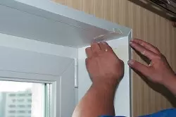 Sudut fajar lereng jendela: urutan instalasi