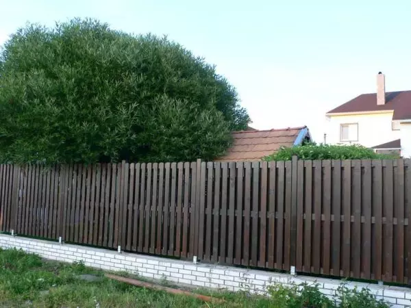Ми одлучујемо како да направимо ограду са дрвета
