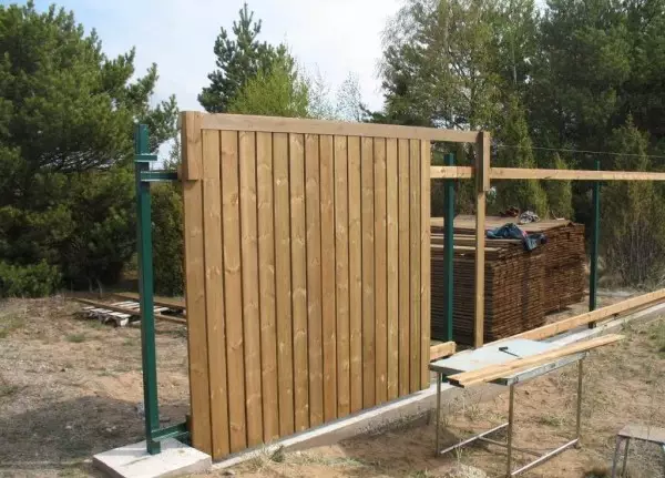 Si të bëni një gardh prej druri: udhëzimet hap pas hapi (3 raporte foto)