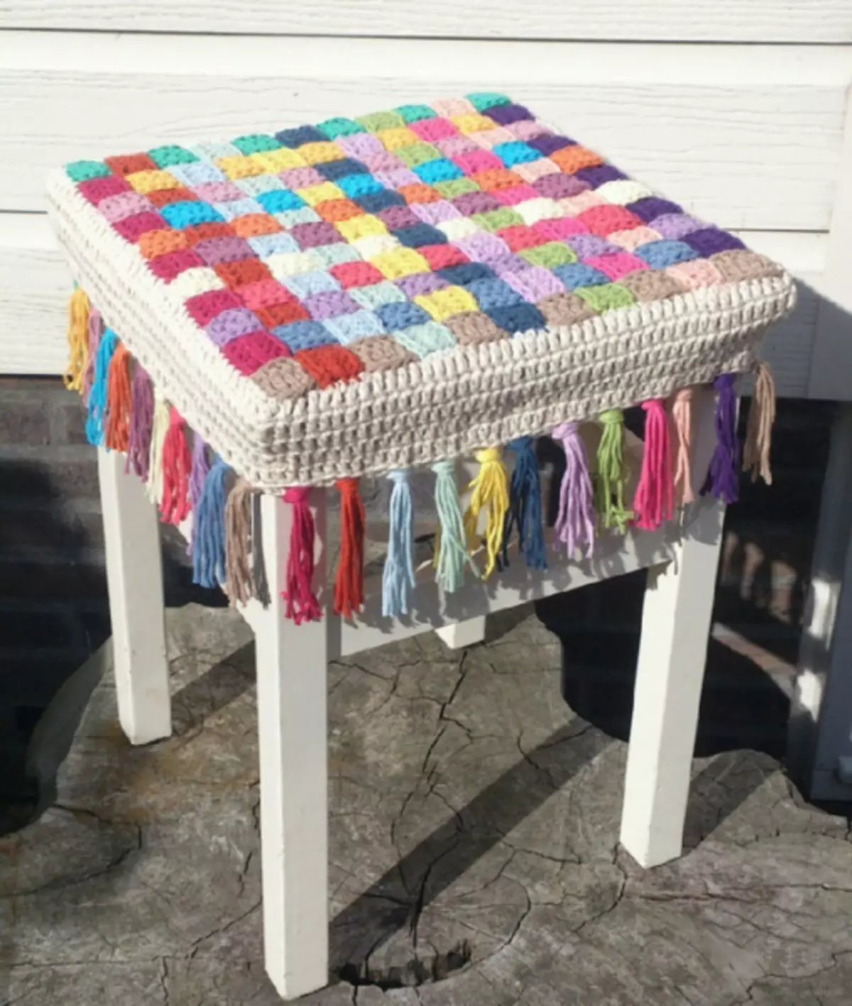 Cape sur une chaise au crochet avec des schémas et une vidéo pour les débutants