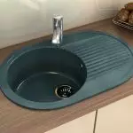 Što je kuhinjski umivaonik umjetnog kamena bolje od nehrđajućeg čelika?