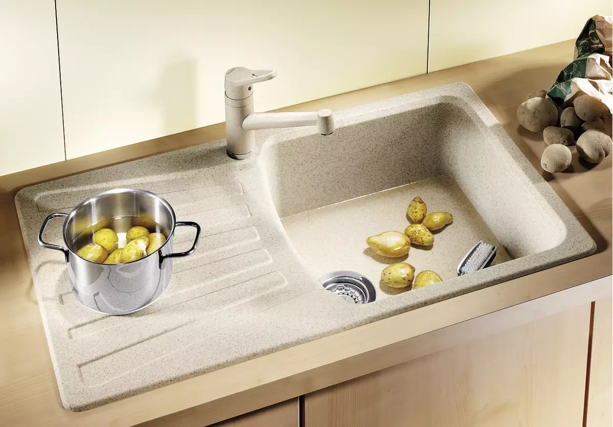 Hva er kjøkkenvasker av kunstig stein bedre enn rustfritt stål?