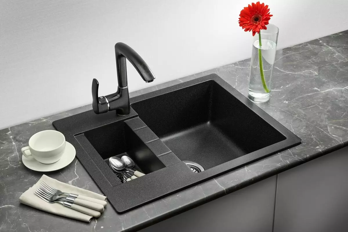 Hva er kjøkkenvasker av kunstig stein bedre enn rustfritt stål?