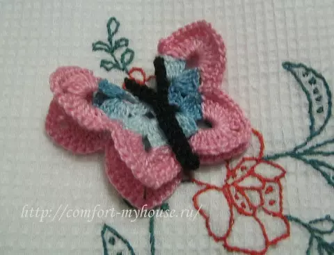 Servilletas con mariposas marrones de crochet