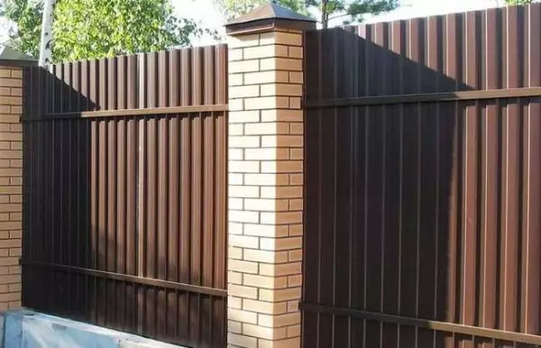 Fence kutoka kwa karatasi ya kitaaluma Kufanya hivyo mwenyewe: Ripoti ya picha ya hatua kwa hatua