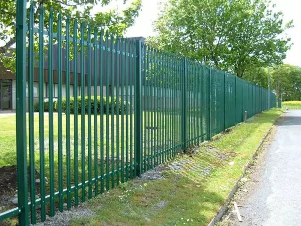 Metal Stakenice ограда (Evrostechnik) го правят сами