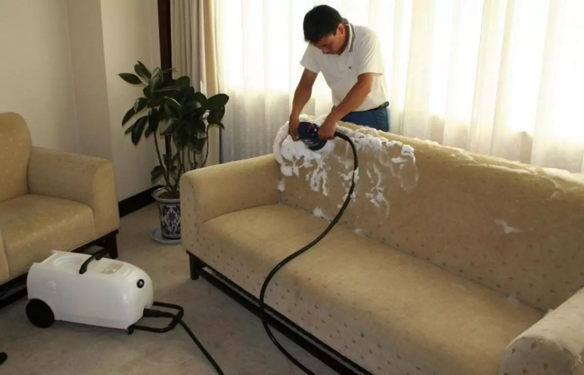 How to clean up home furniture at home