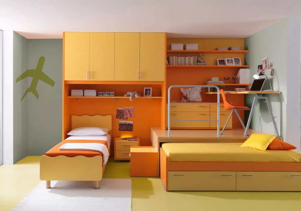 Color taronja a l'interior