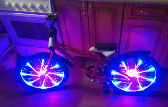 Bicicleta Backlight LED panglică o faci singur