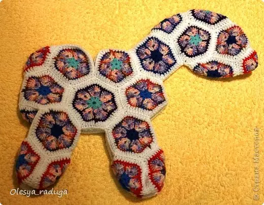 Crochet Päerd: Schema an d'Beschreiwung vun der afrikanescher Zeechnen aus Motiver