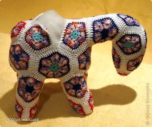 Crochet Horse: shēma un Āfrikas zīmējuma apraksts no motīviem