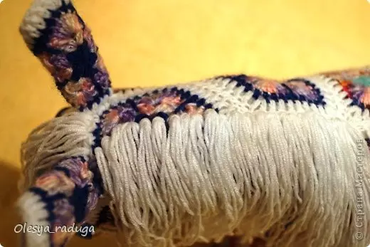 Ihashe le-crochet: Inkqubo kunye nenkcazo yomzobo wase-Afrika kwi-motifs