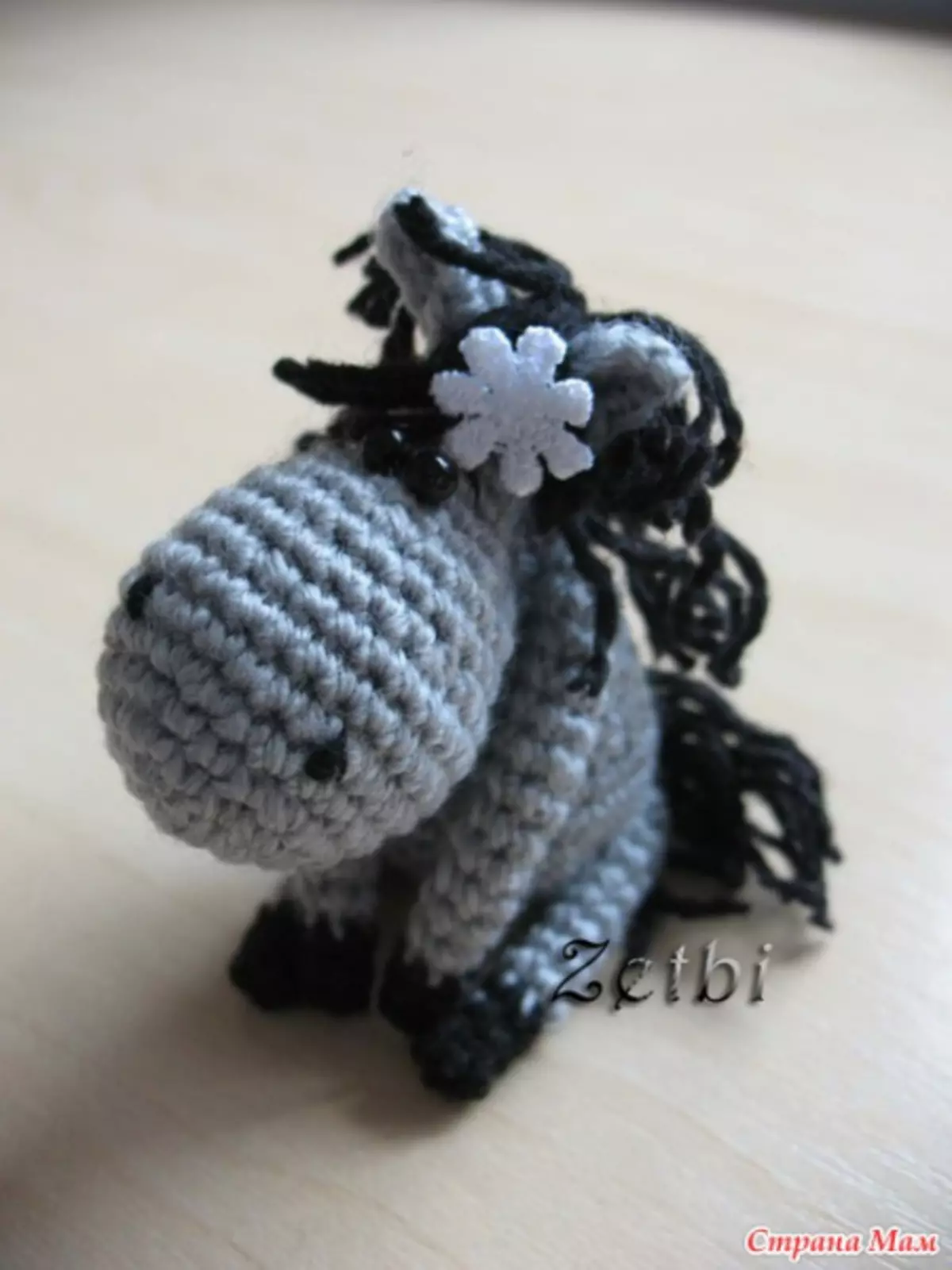 Crochet Horse: shēma un Āfrikas zīmējuma apraksts no motīviem