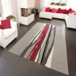안락함과 아름다움을위한 집안의 카펫