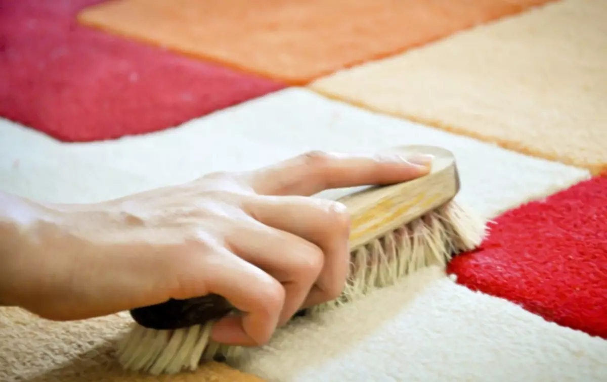 Kuidas puhastada sooda vaip ja muud vahendid kodus