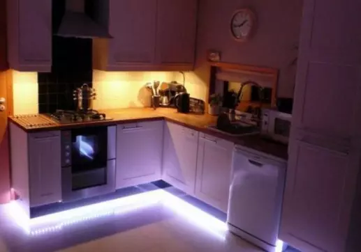 כיצד להתקין סרט LED במטבח