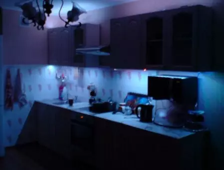 Ինչպես տեղադրել LED ժապավենը խոհանոցում