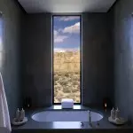 Kylpyhuoneen muotoilu tummalla värillä