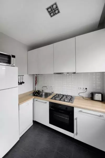 एक रेफ्रिजरेटर के साथ 6 वर्ग मीटर ख्रुश्चेव में एक रसोई डिजाइन कैसे करें
