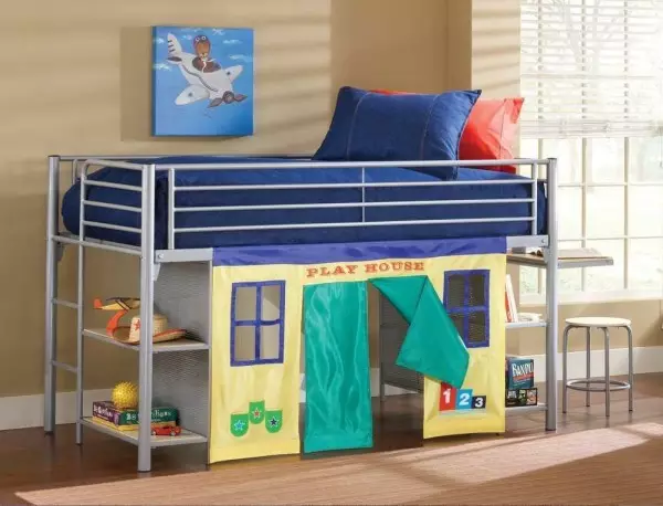Çocuklar için bir çatı katı yatağı seçin