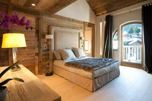 Idees interiors de dormitori a casa de fusta (26 fotos)