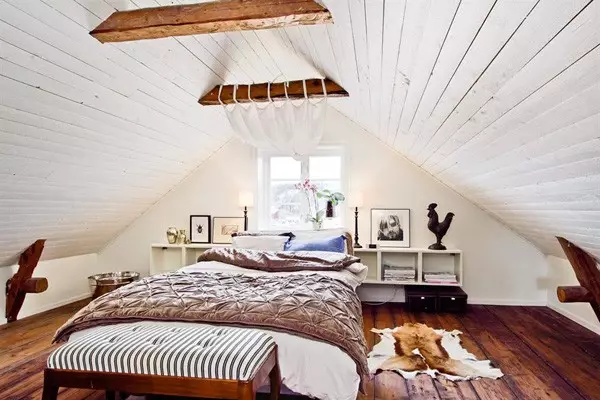 Myšlenky interiér ložnice v dřevěném domě (26 fotek) \ t