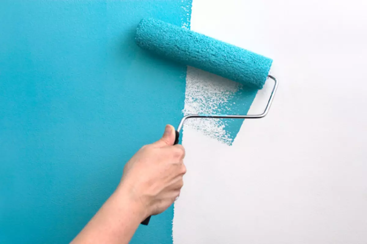 Hiasan Wallpaper dengan tangan anda sendiri: hiasan perabot dan dinding