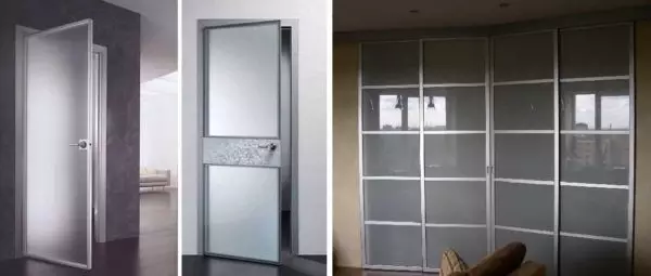 ประตูภายในทำจากแก้ว
