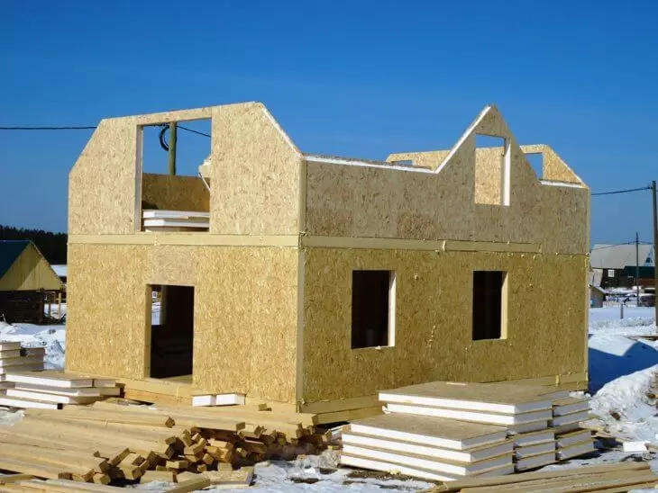 Hus fra OSB-paneler: Fordeler med rammebygg