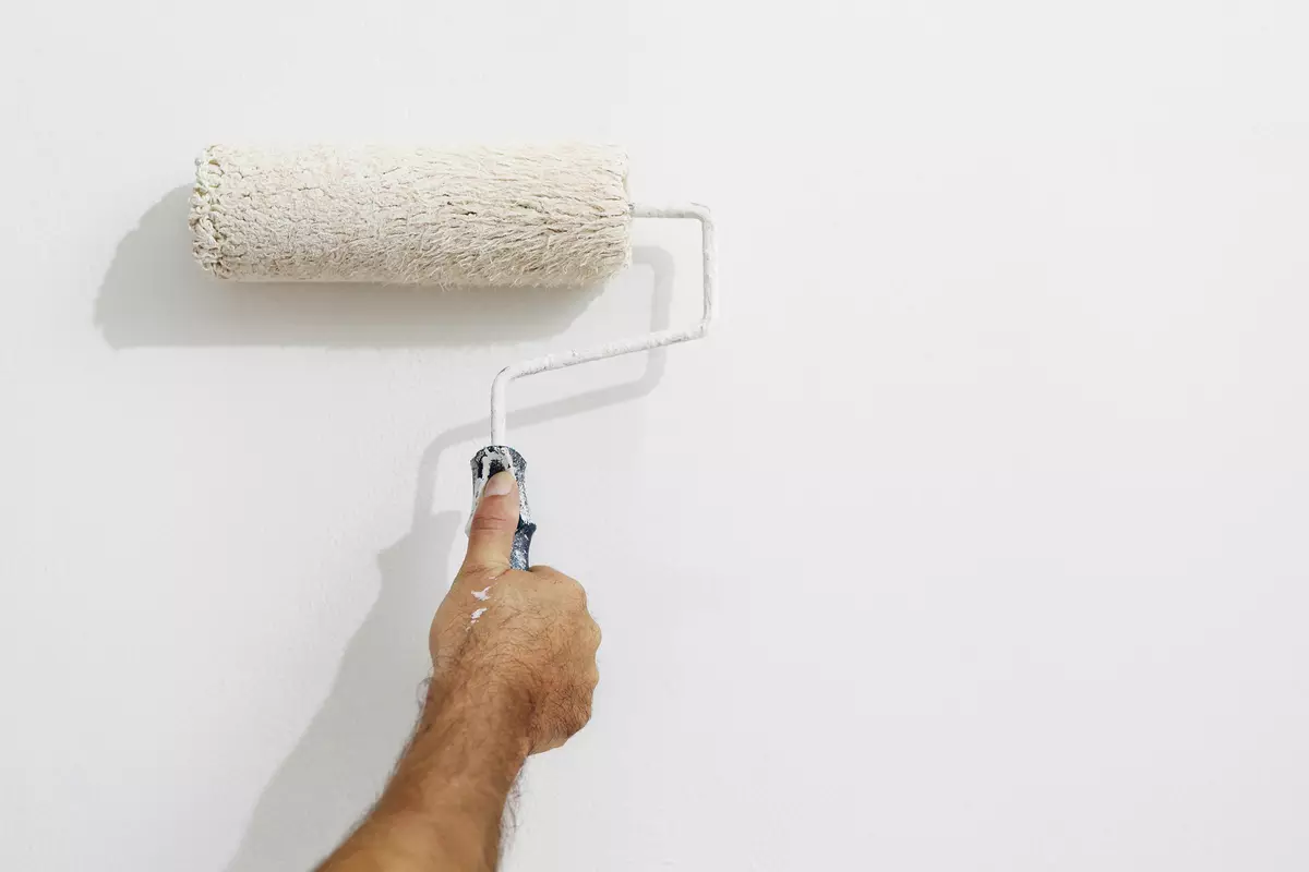 Como pintar as paredes com um rolo sem listras? [Conselho