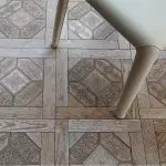 Плочки подот во ходникот: комбинација, предности, недостатоци