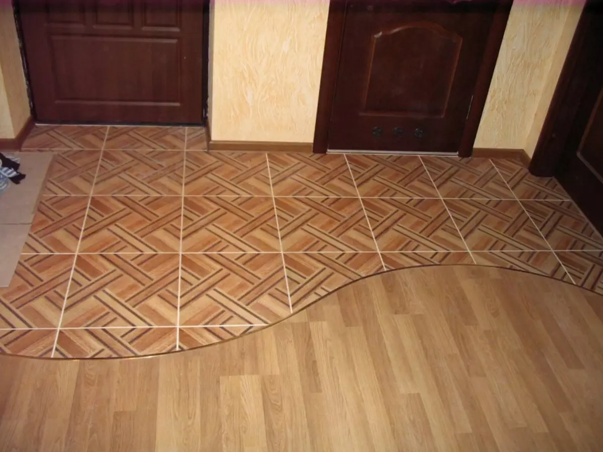 Diseño de piso en el pasillo de azulejos.