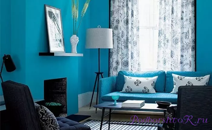 Kakšna barva zaves bo usklajena z modrim ozadjem: Specialistični nasvet