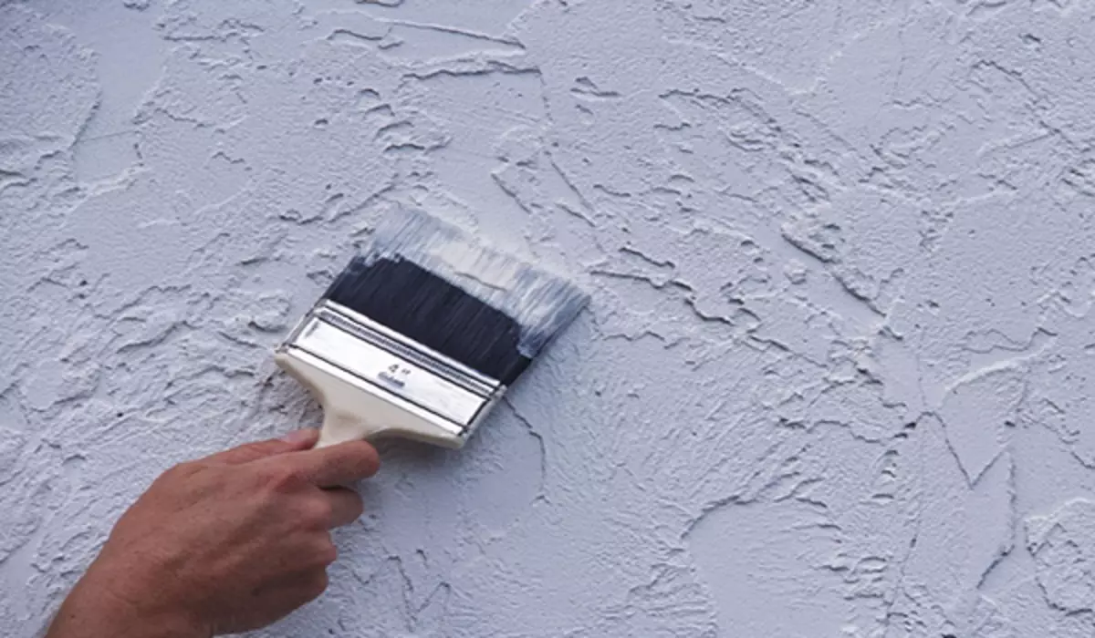 Utwórz ściany reliefowe z własnymi rękami za pomocą tynku