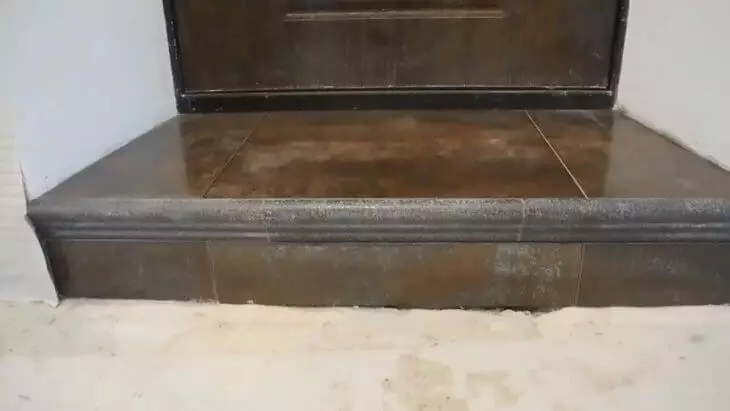 Bagaimana untuk membuat ambang pintu masuk di apartmen dengan sendiri