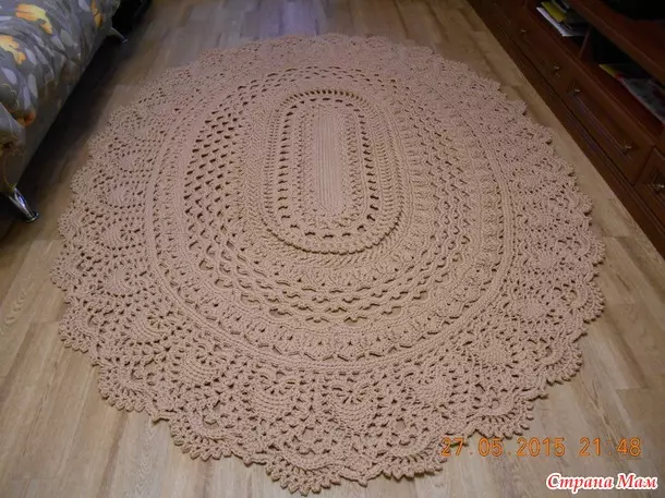 Crochet kilimas ant grindų: ovalo gaminio kūrimo schemos