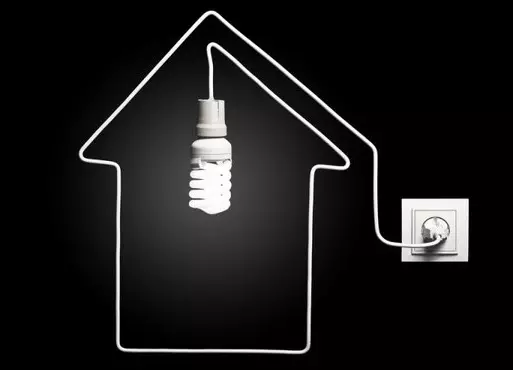 כיצד לנקות מנורת חיסכון באנרגיה
