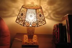 ¿Cómo hacer lámparas de madera contrachapada con sus propias manos?