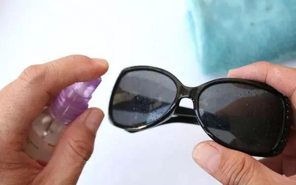 How to remove scratches from glasses glasses