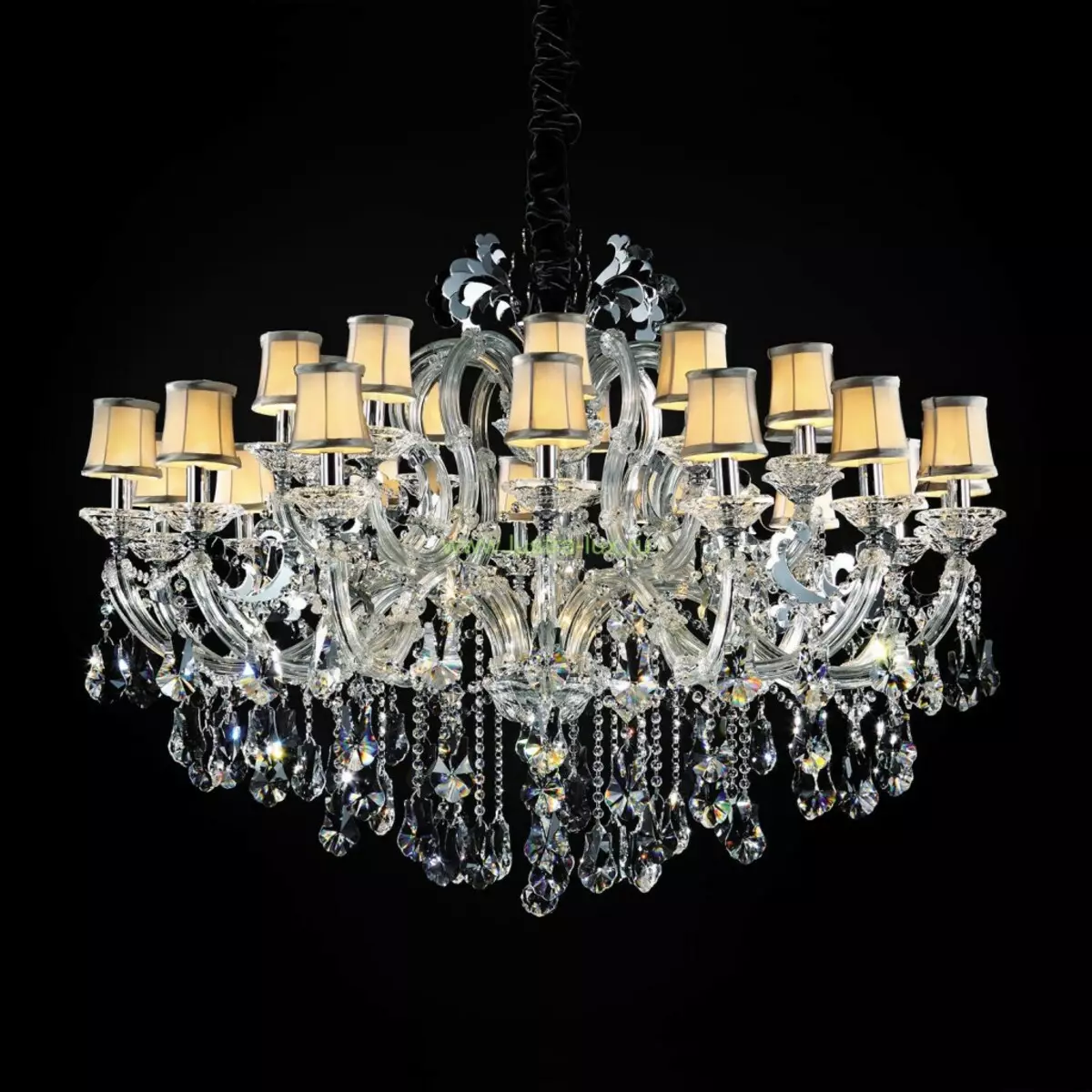 Hvaða chandeliers eru hentugur fyrir teygja loft