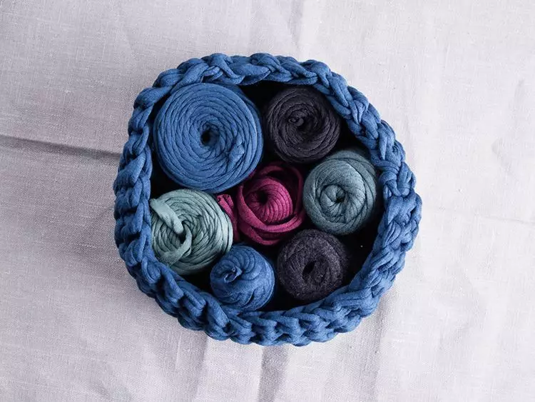 Bakul dengan Crochet: Skim dan perihalan produk dari The Twine dengan tangan mereka sendiri