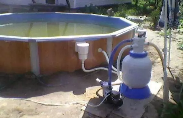 كيفية صنع حمام سباحة في المنزلية: صور تقارير + فيديو